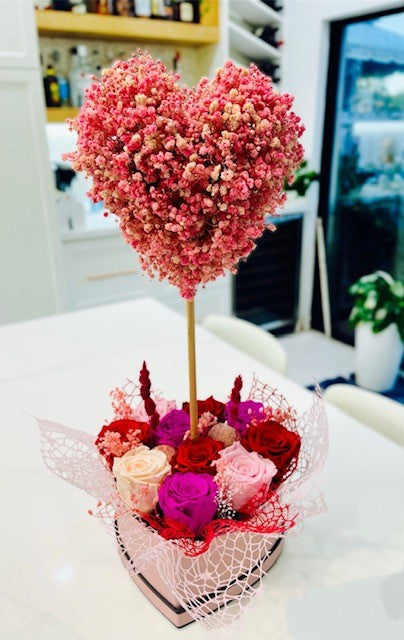 Romantic & Chic Midsize Heart Topiary